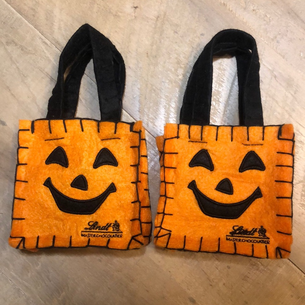 🎃 Halloween Pumpkin Jack-O’-Lantern Lindt Master Chocolatier 4”x4” Felt Bags 🎃